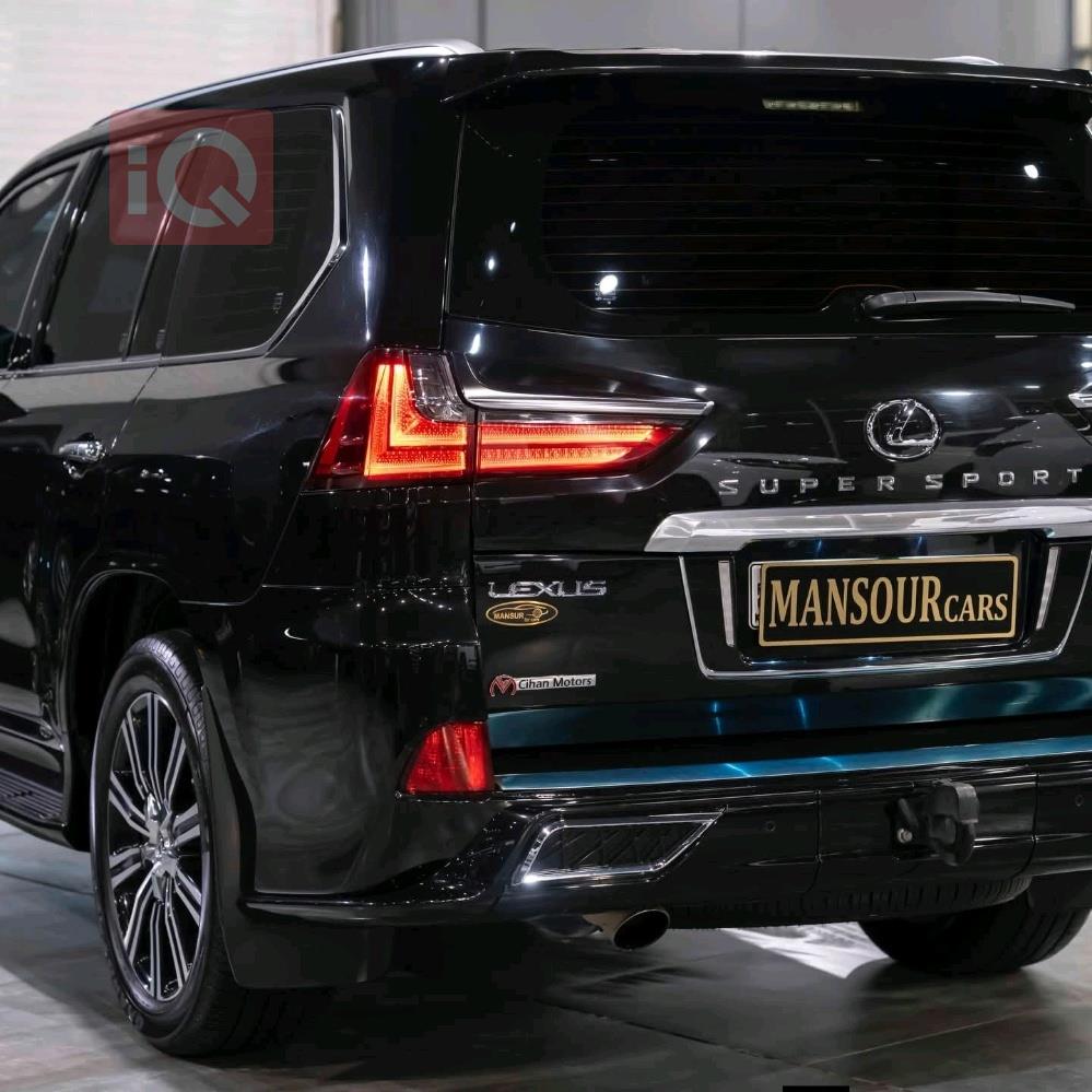 Lexus LX